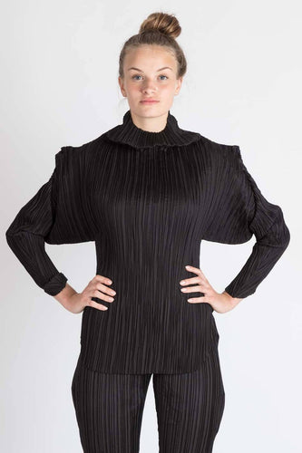 Pleated Multifuntional Top with Sleeves and High Collar