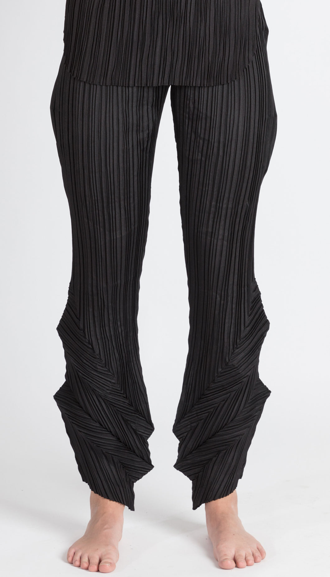 one-size-fits-all pleated pants with extra Zig Zag Pleated hem 