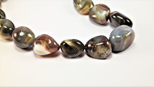 Load image into Gallery viewer, Eye-Catching African Layer Agate Necklace
