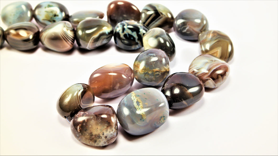 Eye-Catching African Layer Agate Necklace