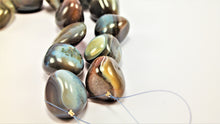 Load image into Gallery viewer, Eye-Catching African Layer Agate Necklace
