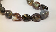 Load image into Gallery viewer, Eye-Catching African Layer Agate Necklace
